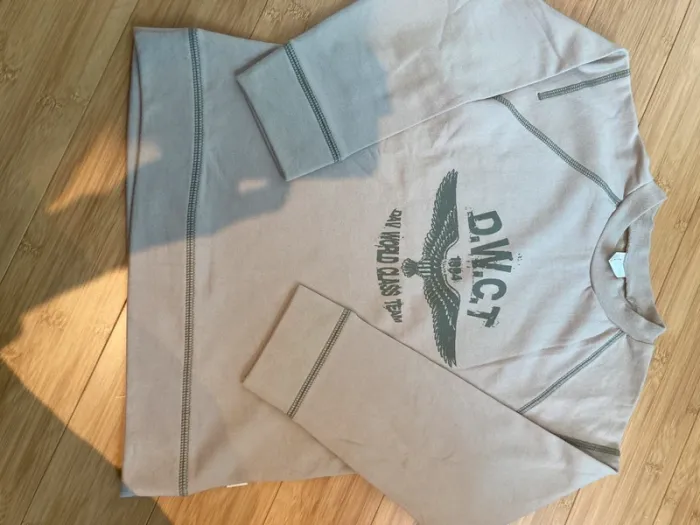 8 ans - Sweat kaki clair tout doux