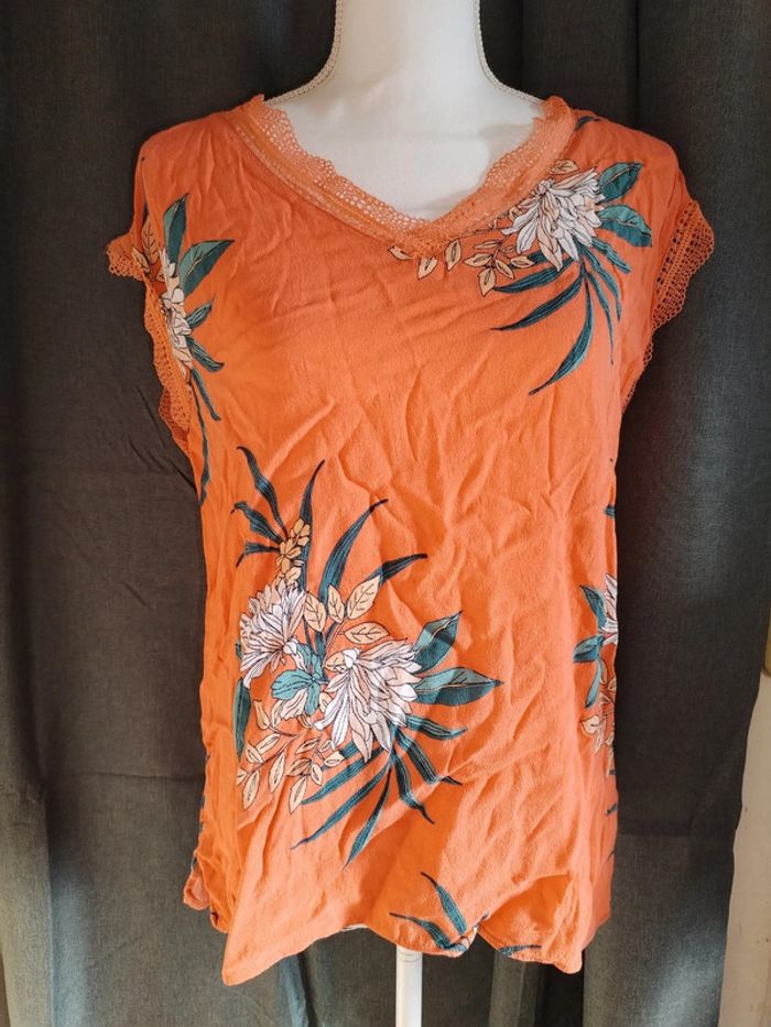 haut fleuri , corail - sans manche taille 44