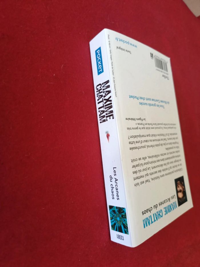 Les arcanes du chaos " Maxime Chattam " Pocket - photo numéro 18