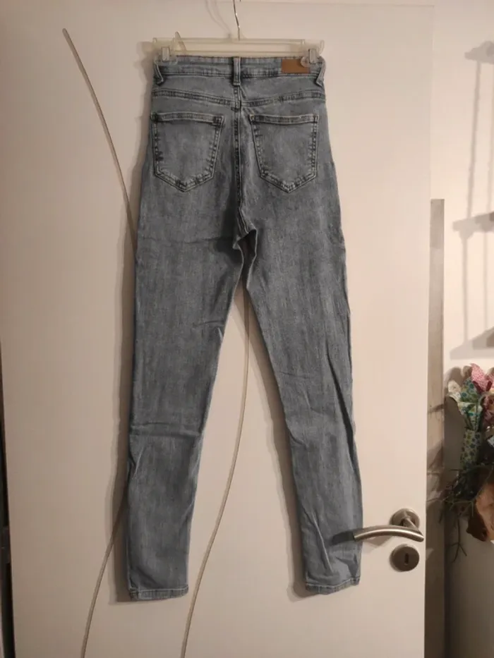 Jeans bleu femme Terranova taille 34 - photo numéro 3