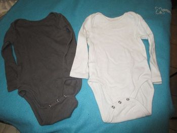 2 bodies h§m 9/12 mois 9-12 mois