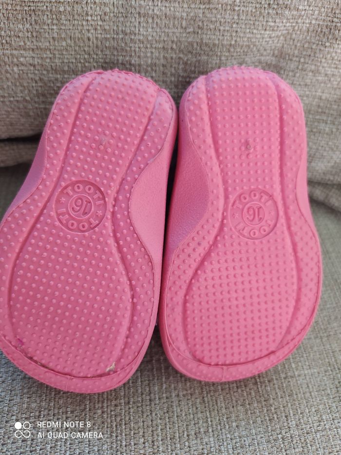 Chaussons 16 - photo numéro 3