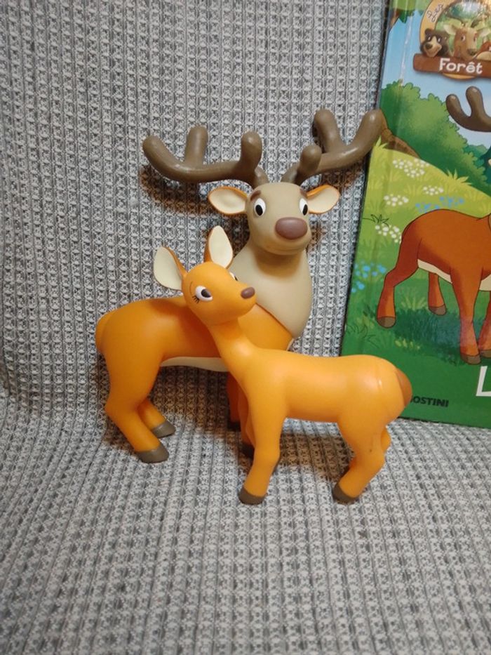 Le cerf + 2 figurines - série "Je vis dans la forêt" N.1 / Ed. Altaya - photo numéro 3