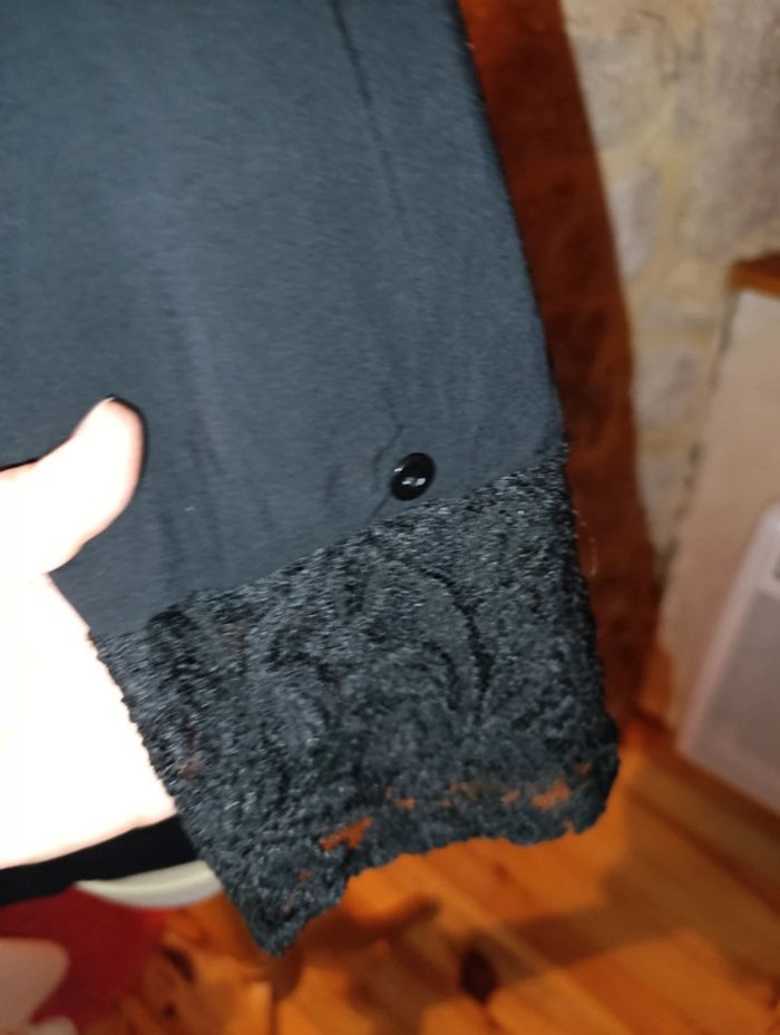 Jolie blouse manches 3/4 avec dentelle et dentelle au dos marque DPM taille 40 - photo numéro 5