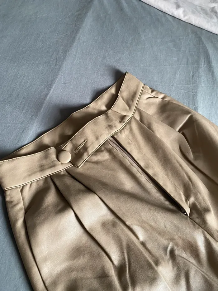 Pantalon droit femme similicuir Shein beige - photo numéro 2