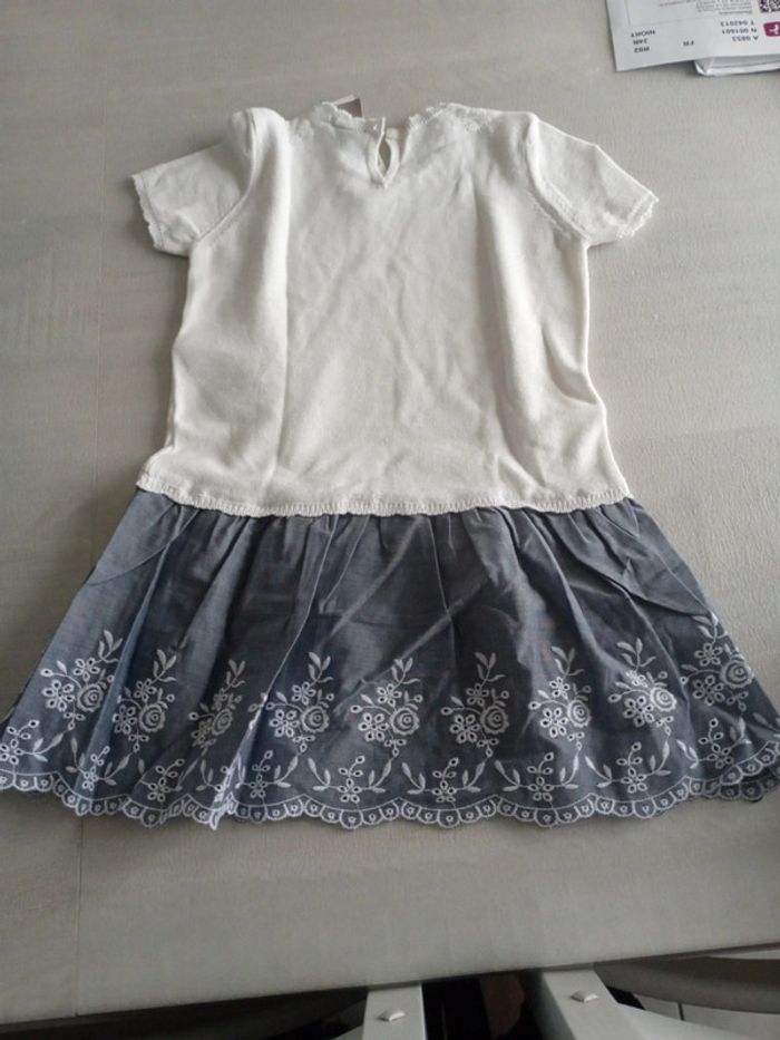 Robe neuve 3 ans - photo numéro 2