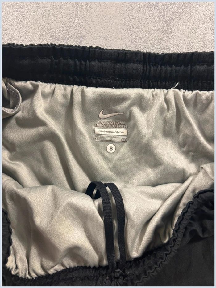 Short Running Nike Noir Taille S - photo numéro 3