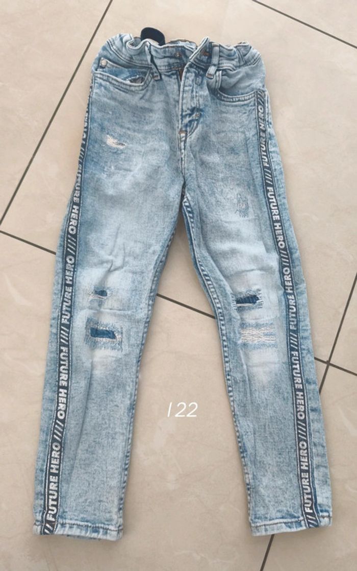 Jeans à trous 122 h&m