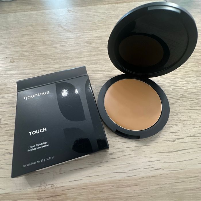 Fond de teint crème 4N