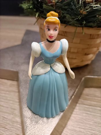 Figurine princesse Cendrillon Disney