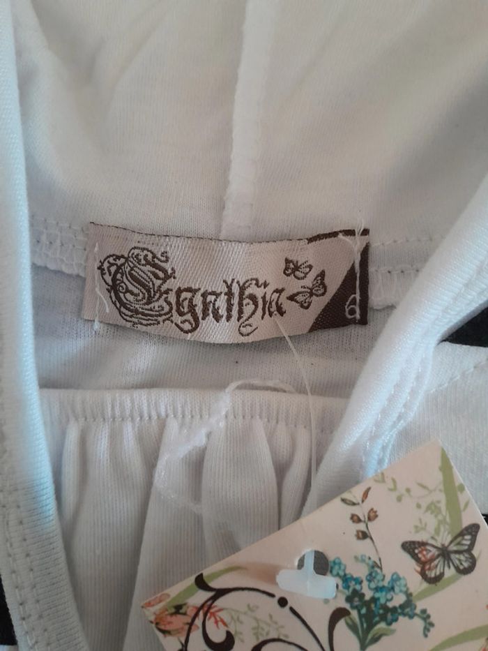 T-shirt avec capuche fille, Marque Agathia, 6ans - photo numéro 4