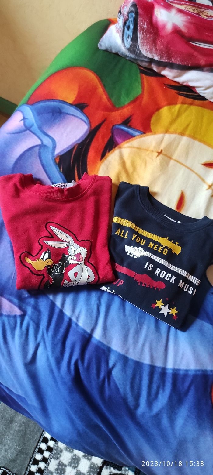Lot 2 sweats Looney Tunes 6 ans