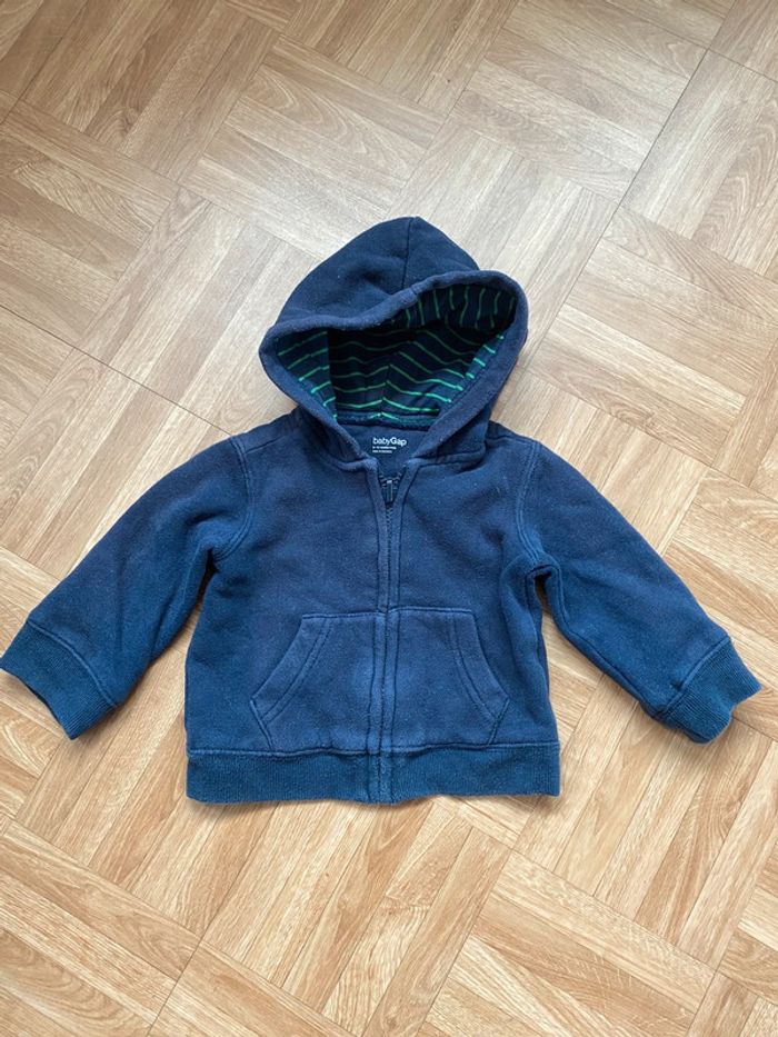 Veste à capuche et zip taille 6/12 mois Baby Gap