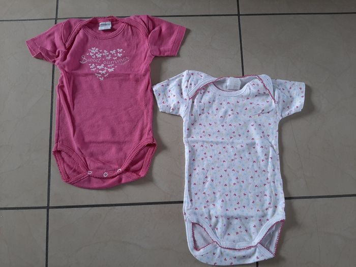 Lot de 2 bodys fille 12 mois