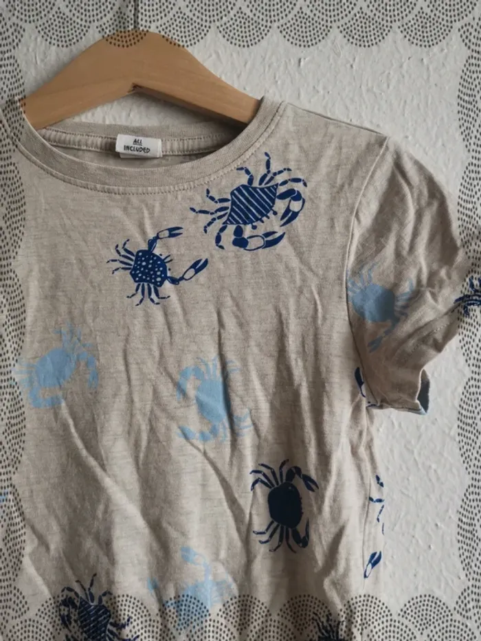 T shirt Hema 5/6 ans - photo numéro 3