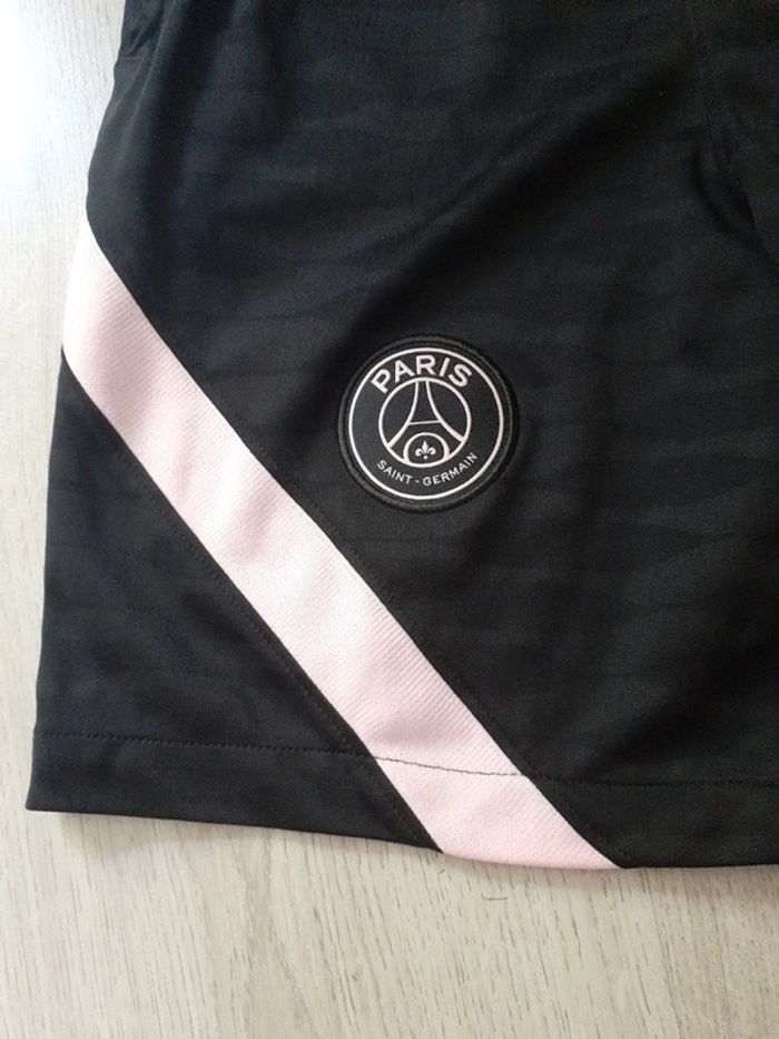 Short PSG - photo numéro 2