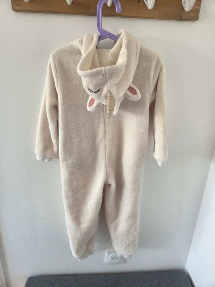 Trop mignonne combinaison licorne de chez Monoprix, taille 4 ans. - photo numéro 5