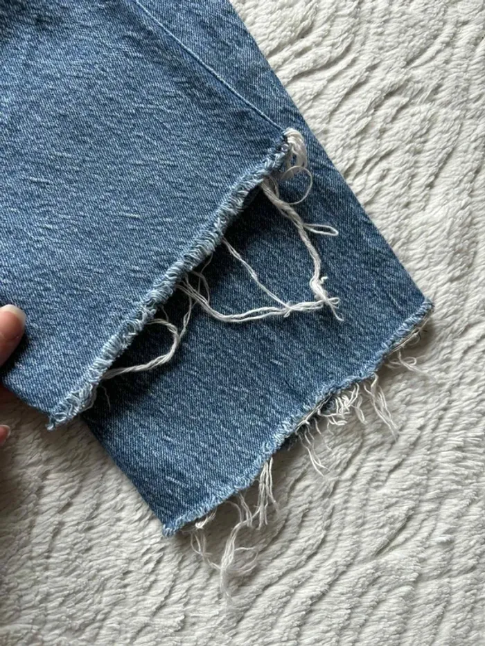 Jean Levi’s femme Wedgie Straight L28 36/38 S/M Premium Bleu taille haute 7/8 eme cropped effiloché - photo numéro 14
