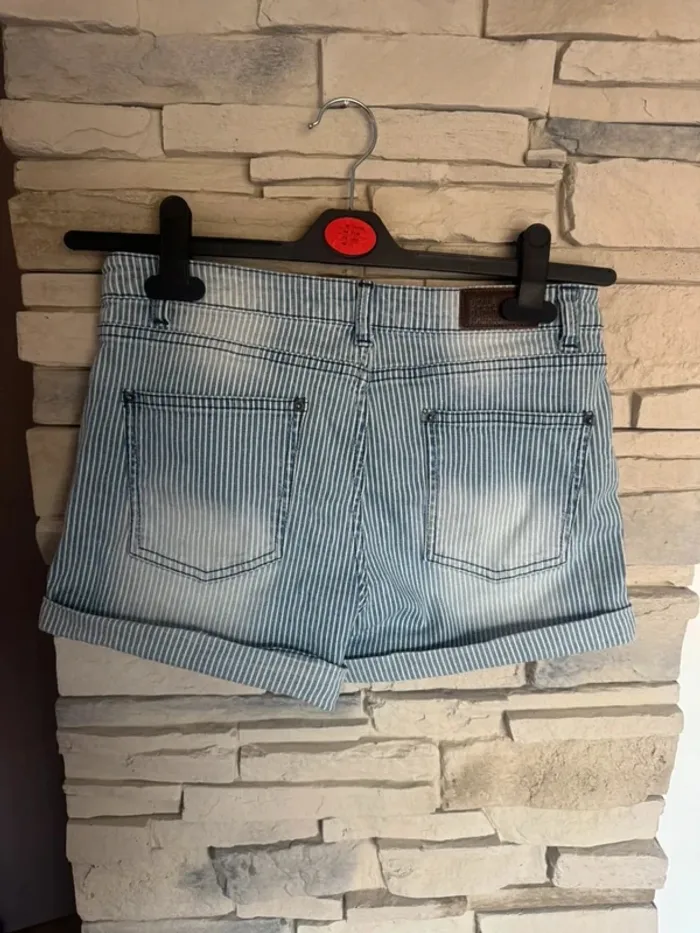 Short taille xs - photo numéro 2