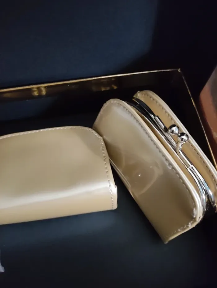 Petit porte-monnaie beige perle lissé vernis brillant - photo numéro 7