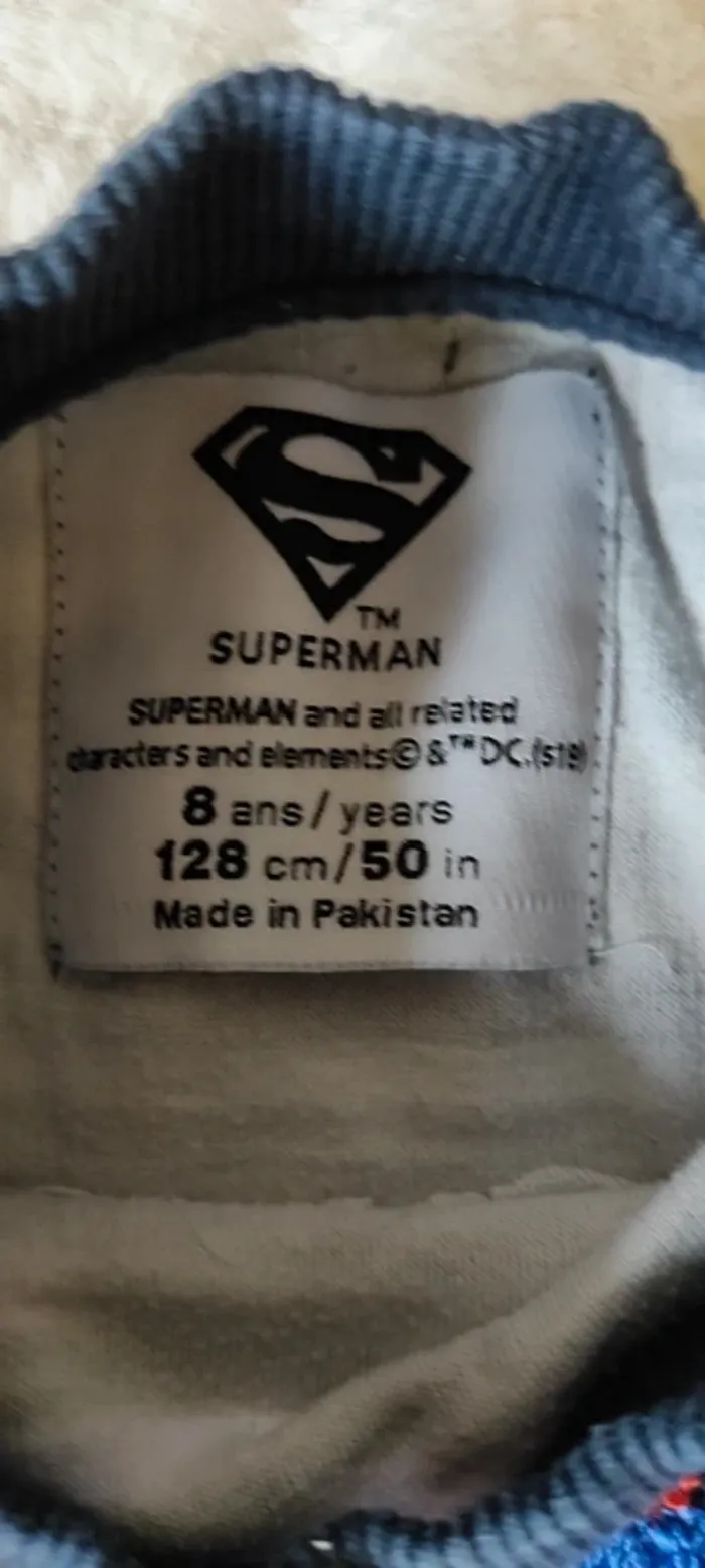 🐼  Pull superman 8 ans 128 cm très bon état 🐼 - photo numéro 3