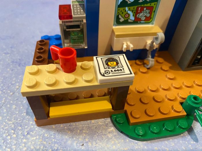 Lego junior city 10751 La course-poursuite à la montagne - photo numéro 6