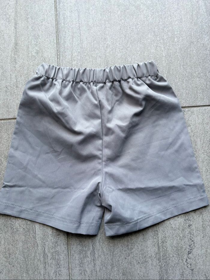 Short gris - photo numéro 3