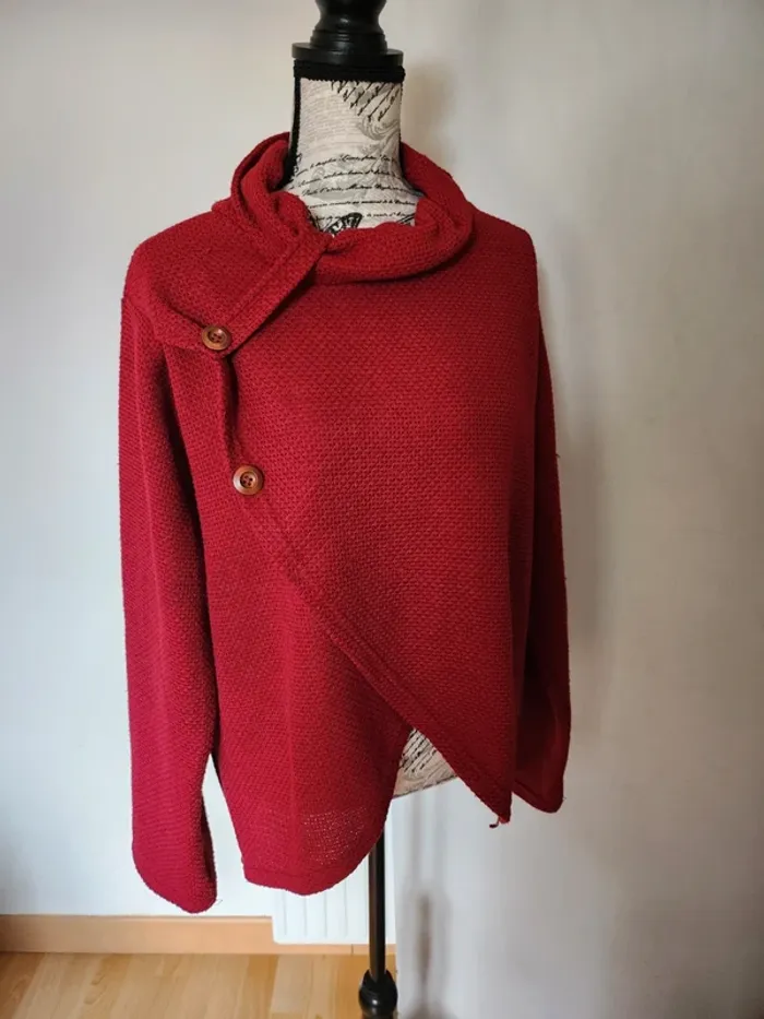 Superbe Pull rouge asymétrique avec col large – Taille Unique