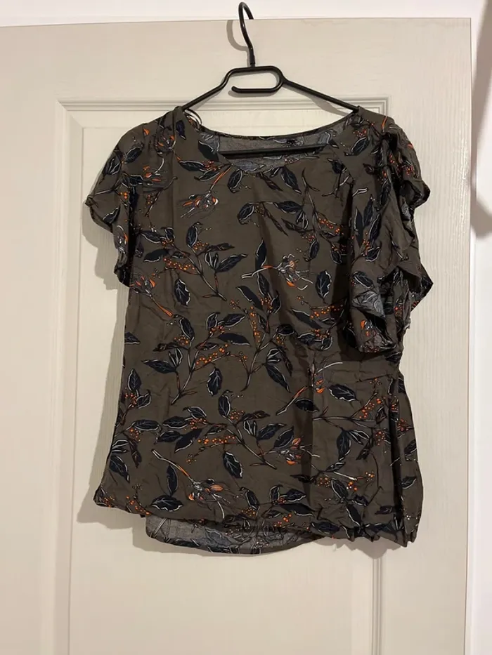 TEE shirt