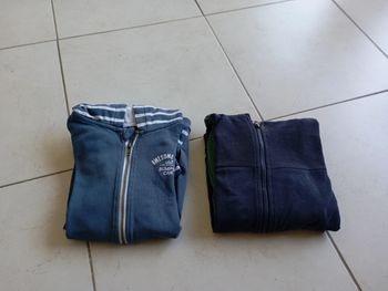 Lot sweat zippé à capuche garçon 10 ans