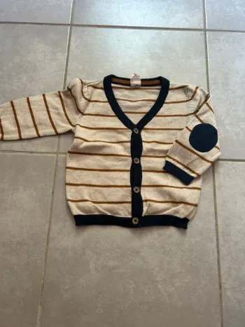 Gilet H&M taille 6-9 mois