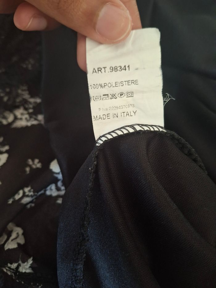 Robe noire à fleurs - photo numéro 6