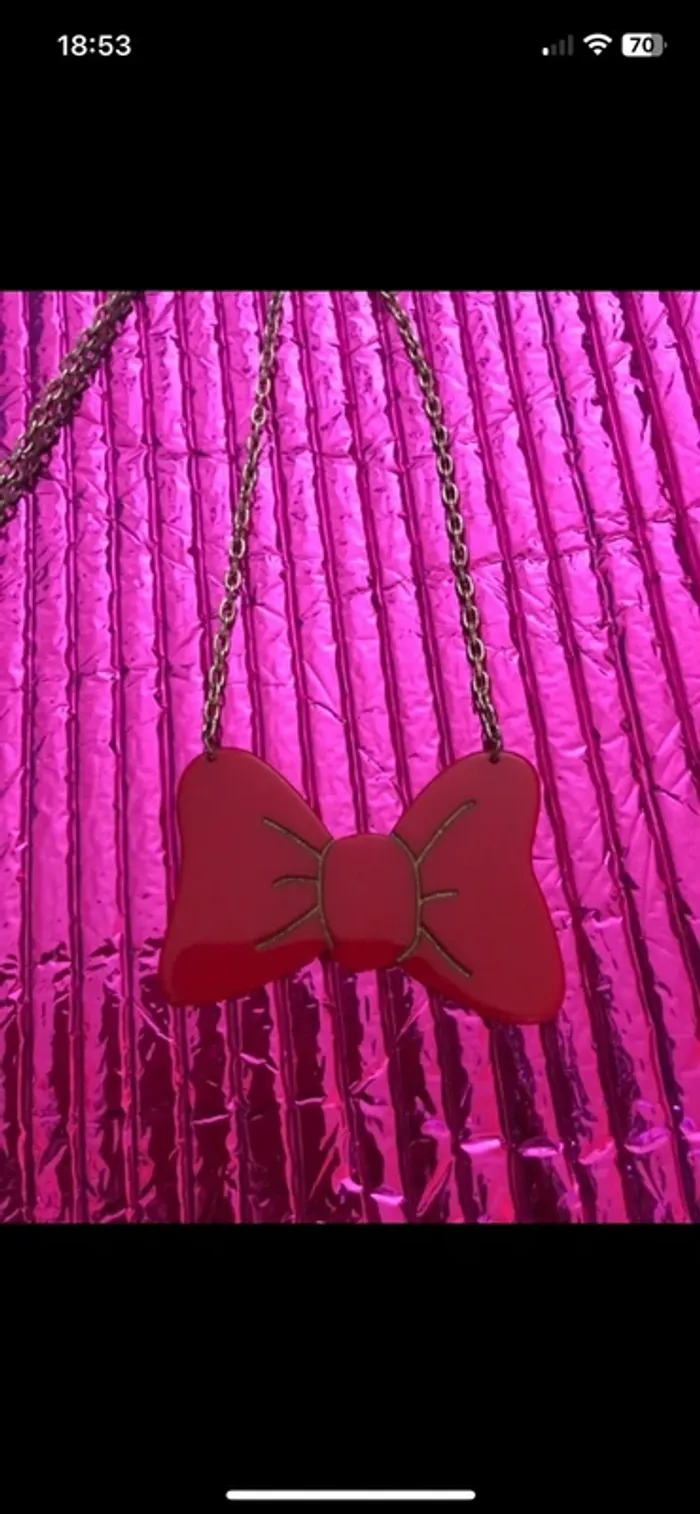 Collier noeud de minie Disney