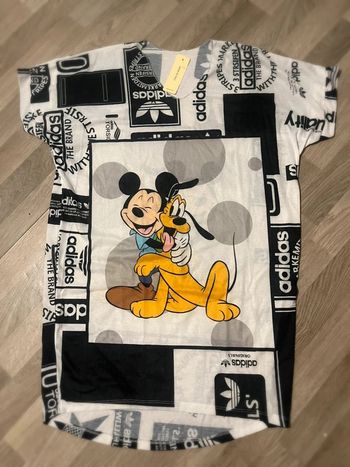 Très belle robe à manche courte Minnie et pluto