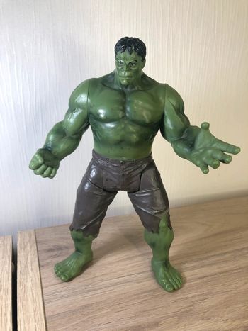 Grande figurine articulée action figure Hulk Hasbro 2011 marvel