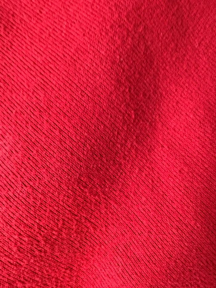 Pull rouge 8 ans - photo numéro 4