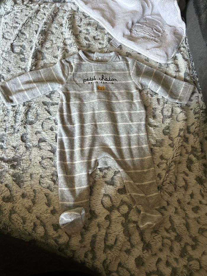 Lot de 4 pyjamas - photo numéro 2