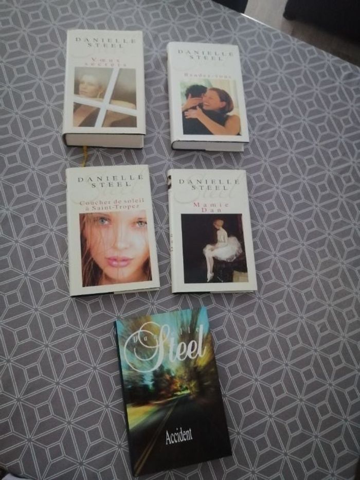 Lot de 5 livres Danielle Steel