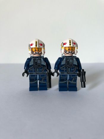 Figurine type lego 2 pilotes de la rébellion star Wars