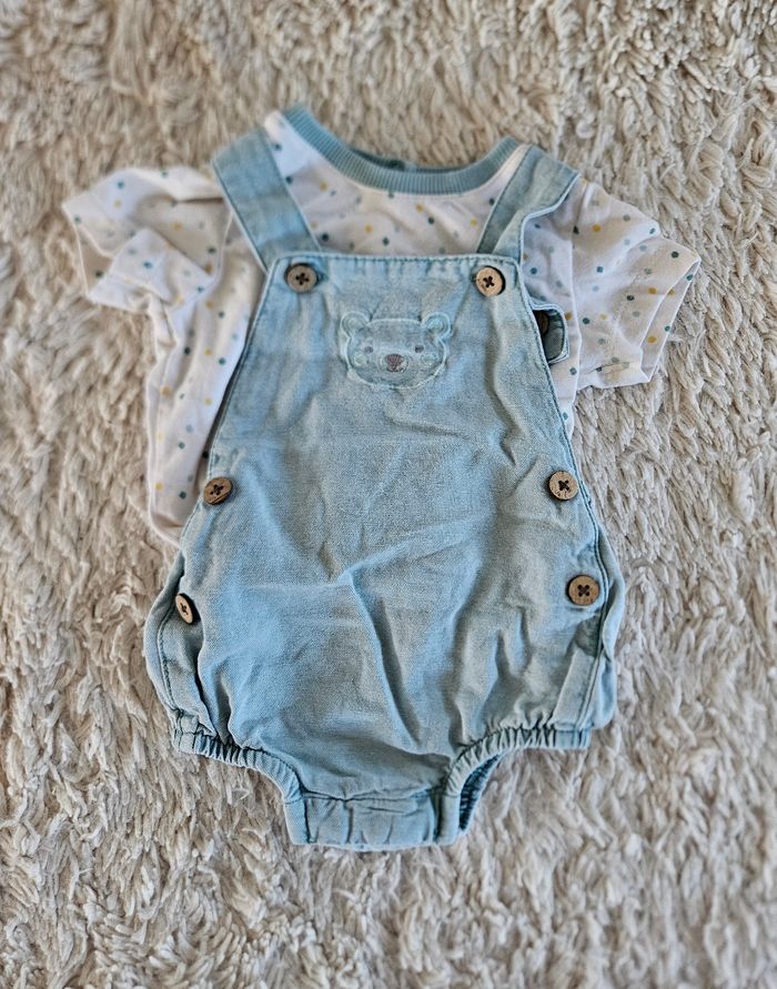 Barboteuse + salopette 1 mois - photo numéro 2