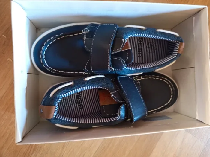 Chaussures bateau garçon t 35 neuves - photo numéro 3