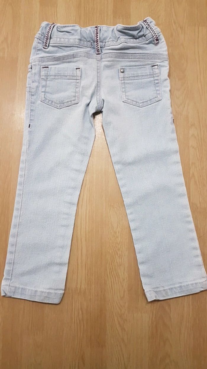 Jean bleu clair avec diamants 3 ans - photo numéro 5