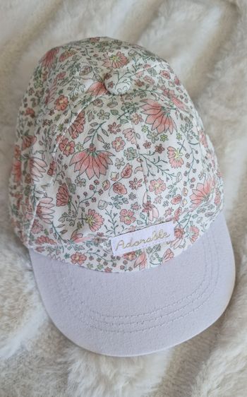 Casquette fleurie fille Gémo – 49 cm – NEUVE sans étiquette