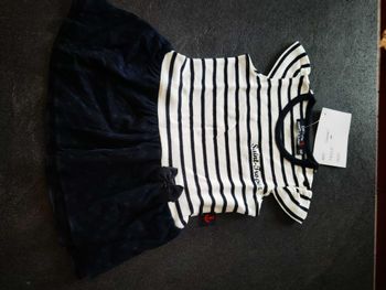 Robe 6 mois neuve