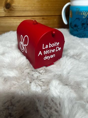 Boîte à tétine de Noël personnalisée