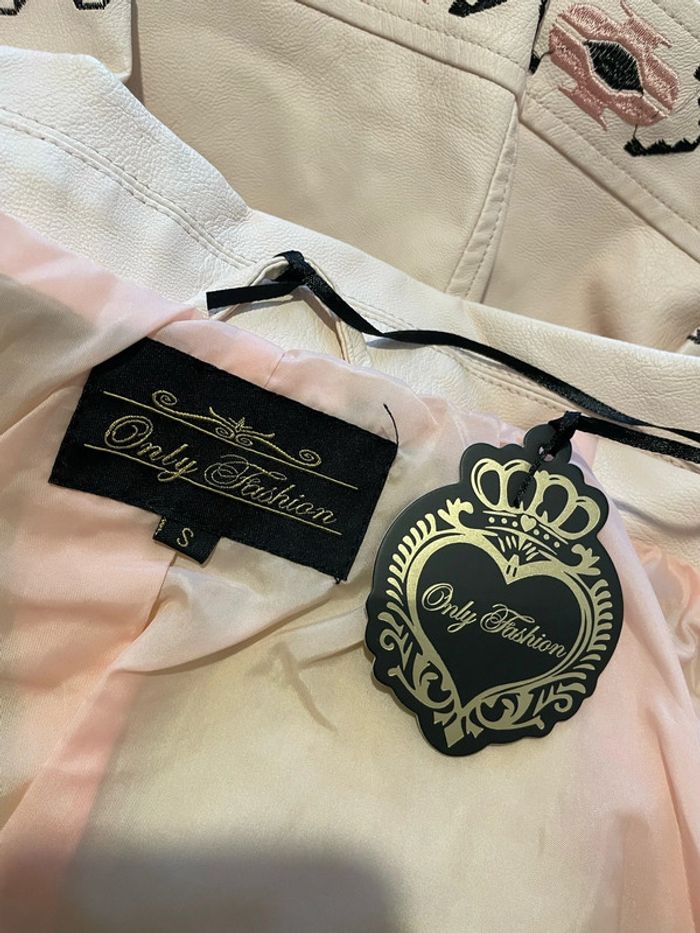 Veste blouson rose clair similicuir motif broderie noir et rose foncé neuf Only Fashion taille S - photo numéro 7