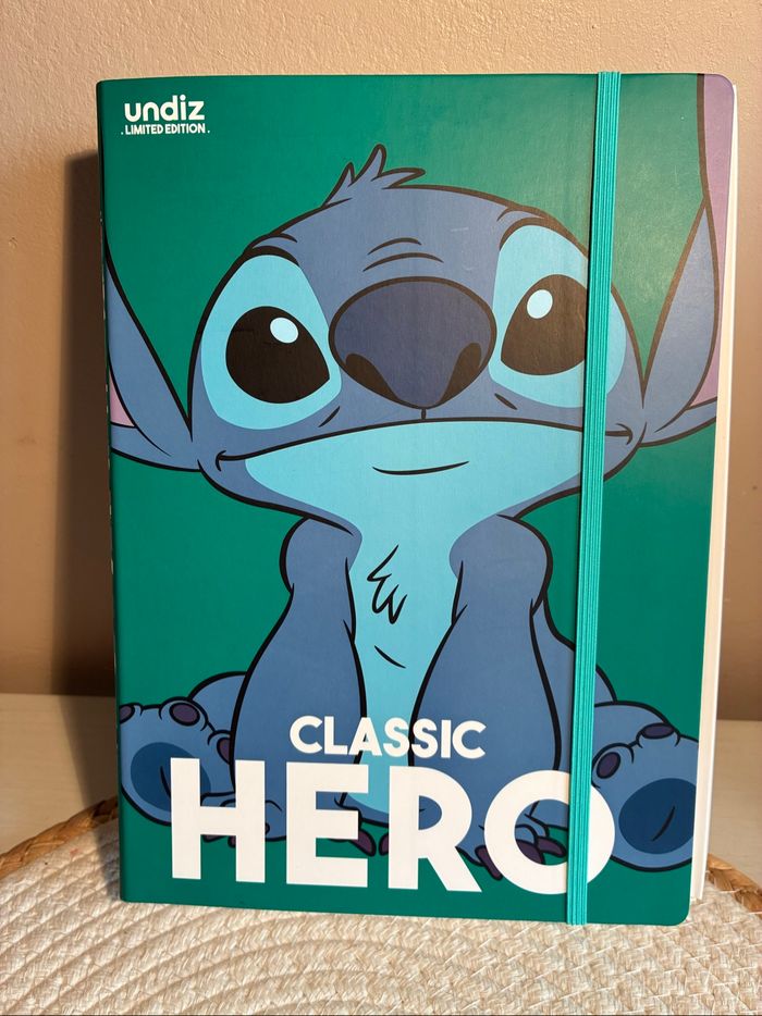 Ensemble noël stitch neuf