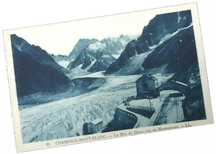 Carte postale ancienne Chamonix (Haute-Savoie) Mer de Glace vue de Montenvers