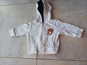 Veste à capuche grise Kiabi 3 mois