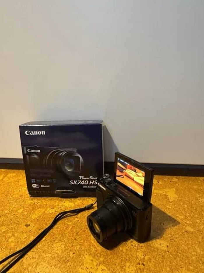 Canon PowerShot SX740 HS Lite Edition Noir - photo numéro 3